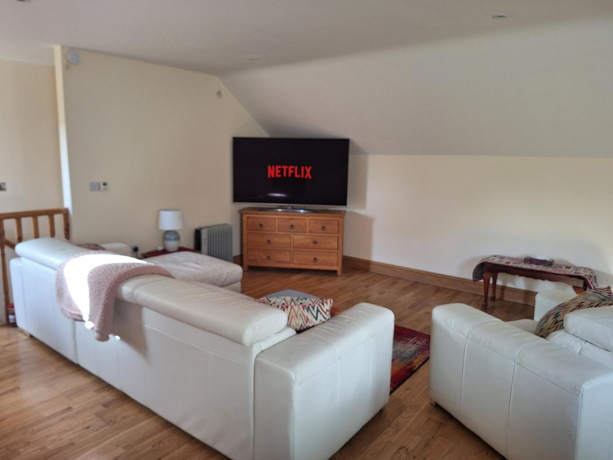 The Attic Apartment Килкени Екстериор снимка